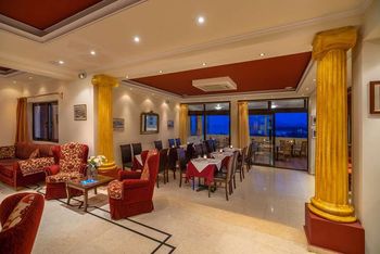 Panoramablick auf den Restaurantbereich