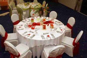 Dekorierter Hochzeitstisch